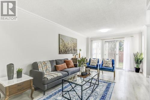 47 Muirland Crescent, Brampton, ON - Indoor Photo Showing Living Room