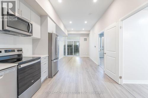 Uph 50 - 50 Herrick Avenue, St. Catharines, ON - Indoor Photo Showing Kitchen With Stainless Steel Kitchen With Upgraded Kitchen