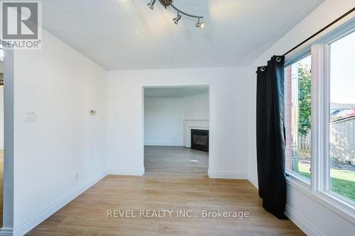 94 Highbury Drive, Hamilton, ON - Indoor Photo Showing Other Room