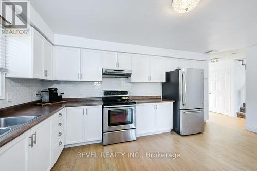 94 Highbury Drive, Hamilton, ON - Indoor Photo Showing Kitchen With Stainless Steel Kitchen