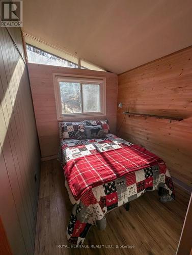 449 Balsam Chutes Road, Huntsville, ON - Indoor Photo Showing Bedroom