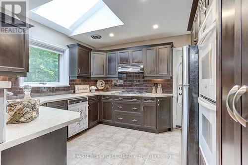 326 Jaybell Grove, Toronto, ON - Indoor Photo Showing Kitchen