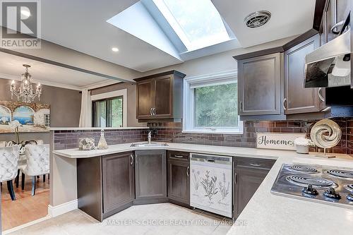 326 Jaybell Grove, Toronto, ON - Indoor Photo Showing Kitchen