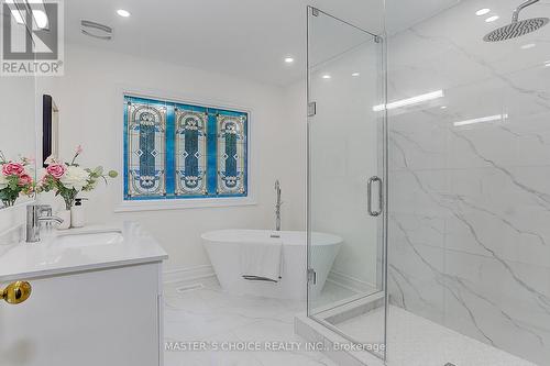 326 Jaybell Grove, Toronto, ON - Indoor Photo Showing Bathroom