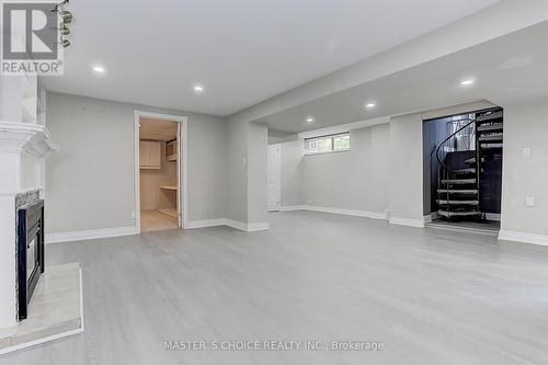 326 Jaybell Grove, Toronto, ON - Indoor