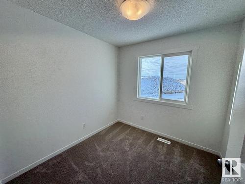 485 Desrochers Bv Sw, Edmonton, AB - Indoor Photo Showing Other Room