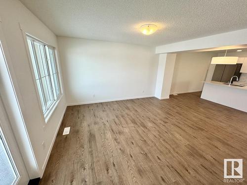 485 Desrochers Bv Sw, Edmonton, AB - Indoor Photo Showing Other Room