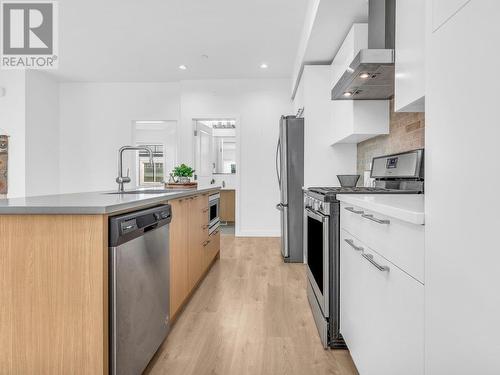 22 22810 113 Avenue, Maple Ridge, BC - Indoor Photo Showing Kitchen With Stainless Steel Kitchen With Upgraded Kitchen