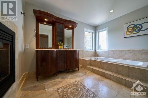 1030 Goward Drive, Ottawa, ON - Indoor Photo Showing Bathroom