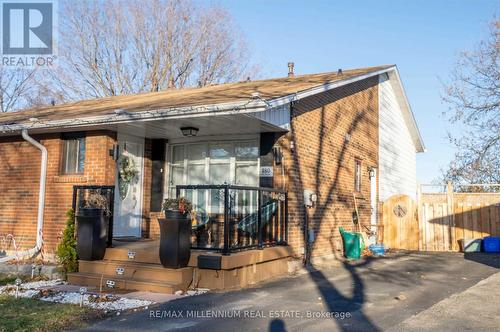 480 Sedan Crescent, Oshawa, ON - Outdoor