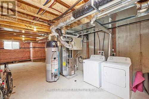 41 - 7768 Ascot Circle, Niagara Falls, ON - Indoor Photo Showing Laundry Room