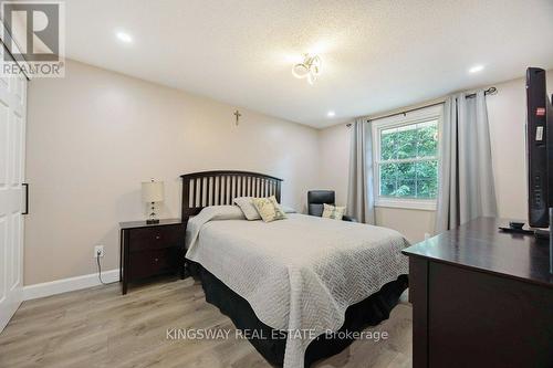 32 - 1725 Ernest Avenue, London, ON - Indoor Photo Showing Bedroom