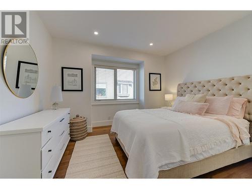 3813 Gallaghers Parkway, Kelowna, BC - Indoor Photo Showing Bedroom