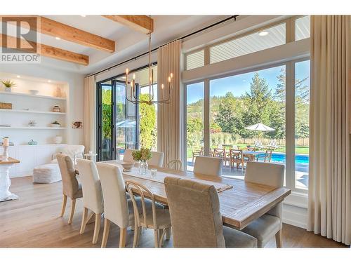 3813 Gallaghers Parkway, Kelowna, BC - Indoor Photo Showing Dining Room