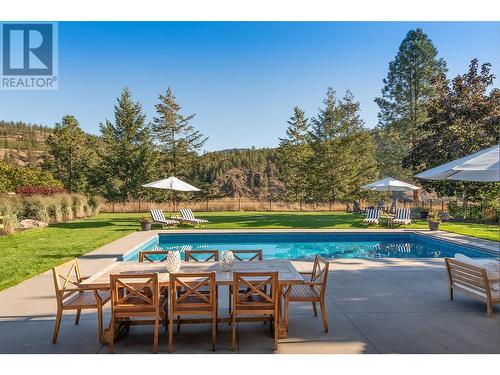 3813 Gallaghers Parkway, Kelowna, BC - Outdoor With In Ground Pool With Backyard