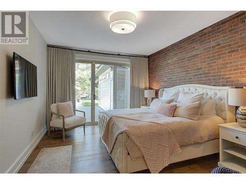 3813 Gallaghers Parkway, Kelowna, BC - Indoor Photo Showing Bedroom