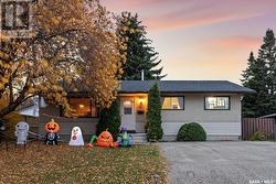 25 Klaehn CRESCENT  Saskatoon, SK S7L 4G4