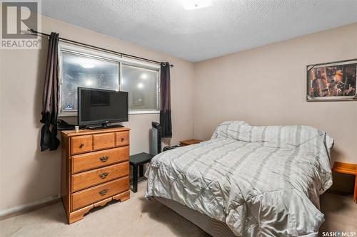 25 Klaehn Crescent, Saskatoon, SK - Indoor Photo Showing Bedroom