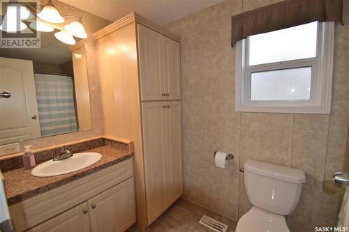 513 Brook Crescent, Shellbrook, SK - Indoor Photo Showing Bathroom