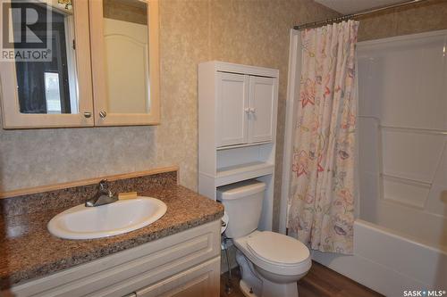 513 Brook Crescent, Shellbrook, SK - Indoor Photo Showing Bathroom