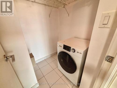 2001 - 15 Iceboat Terrace, Toronto, ON - Indoor Photo Showing Laundry Room