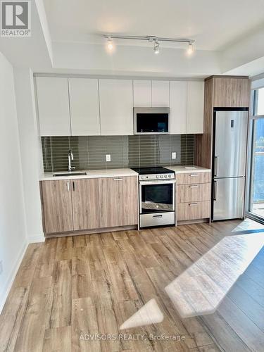 821 - 1787 St Clair Avenue W, Toronto, ON - Indoor Photo Showing Kitchen