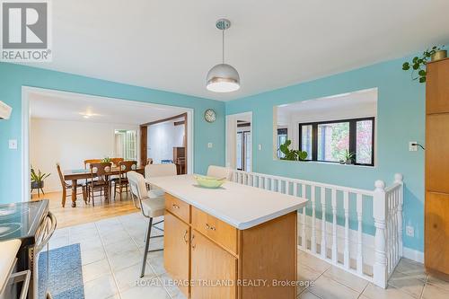 You can see everything from the island - 456 Jarvis Street, London, ON - Indoor Photo Showing Dining Room