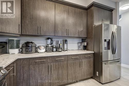 357 Edgevalley Road, London, ON - Indoor Photo Showing Kitchen