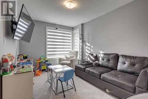 357 Edgevalley Road, London, ON - Indoor Photo Showing Living Room