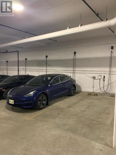 1102 - 104 Garment Street, Kitchener, ON - Indoor Photo Showing Garage