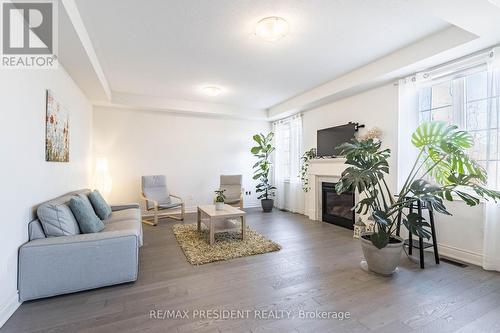 279 Humphrey Street, Hamilton, ON - Indoor Photo Showing Living Room