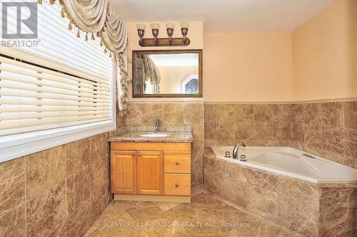 51 Ridge Road, Toronto, ON - Indoor Photo Showing Bathroom