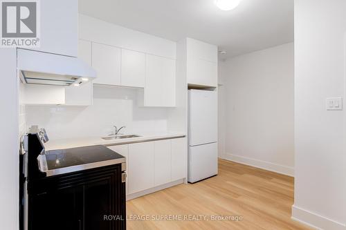 Main - 44 Salem Avenue, Toronto, ON - Indoor Photo Showing Kitchen