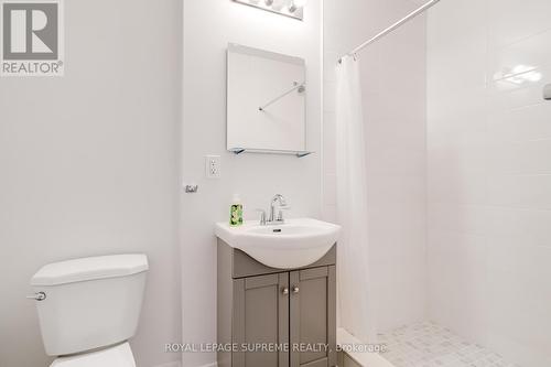 Main - 44 Salem Avenue, Toronto, ON - Indoor Photo Showing Bathroom