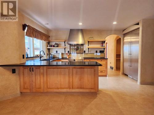 713 12Th Avenue, Keremeos, BC - Indoor Photo Showing Kitchen