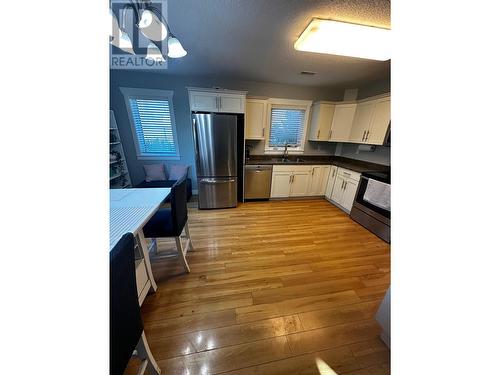 5133 Nicholson Road, Chetwynd, BC - Indoor Photo Showing Kitchen