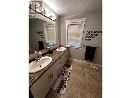 5133 Nicholson Road, Chetwynd, BC - Indoor Photo Showing Bathroom