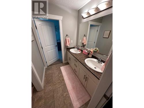 5133 Nicholson Road, Chetwynd, BC - Indoor Photo Showing Bathroom