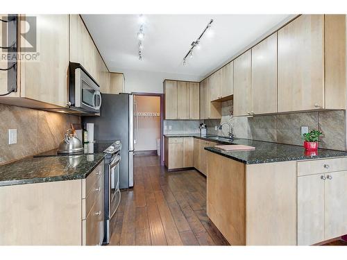 2377 Shannon Woods Drive Unit# 212, West Kelowna, BC - Indoor Photo Showing Kitchen