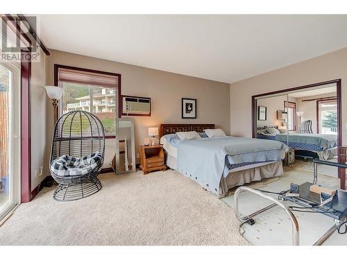 2377 Shannon Woods Drive Unit# 212, West Kelowna, BC - Indoor Photo Showing Bedroom