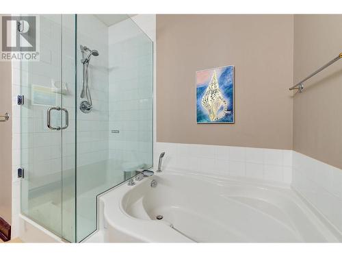 2377 Shannon Woods Drive Unit# 212, West Kelowna, BC - Indoor Photo Showing Bathroom