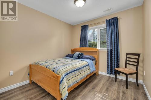 203 Biggar Road, Kelowna, BC - Indoor Photo Showing Bedroom