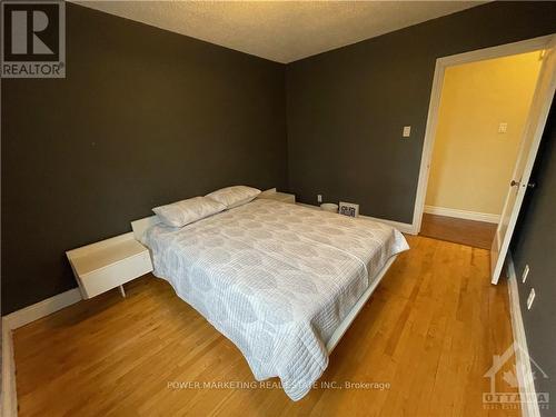 21 Perkins Street, Ottawa, ON - Indoor Photo Showing Bedroom