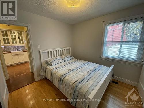 21 Perkins Street, Ottawa, ON - Indoor Photo Showing Bedroom