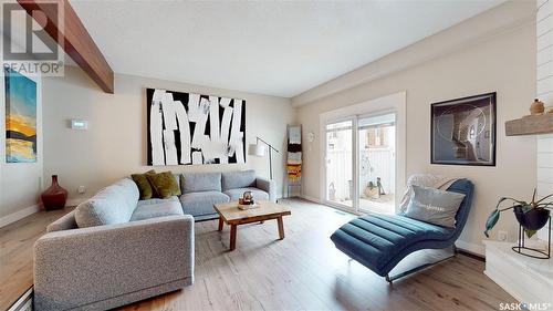 4021 Gordon Road, Regina, SK - Indoor Photo Showing Living Room