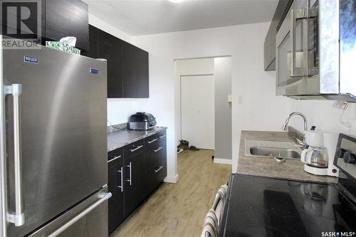 341 2Nd Avenue Se, Swift Current, SK - Indoor Photo Showing Kitchen