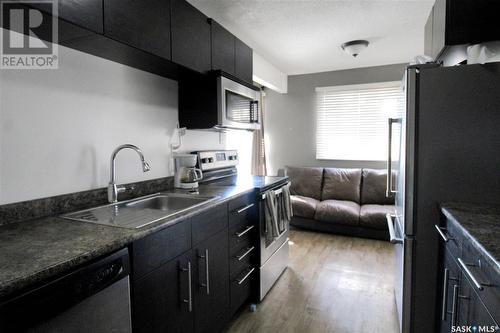 341 2Nd Avenue Se, Swift Current, SK - Indoor Photo Showing Kitchen