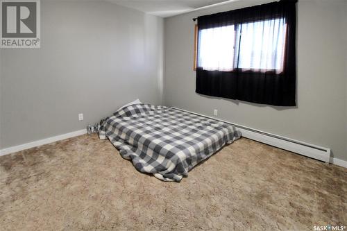 341 2Nd Avenue Se, Swift Current, SK - Indoor Photo Showing Bedroom