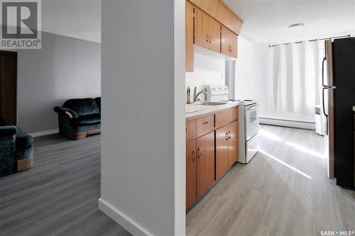 341 2Nd Avenue Se, Swift Current, SK - Indoor Photo Showing Kitchen