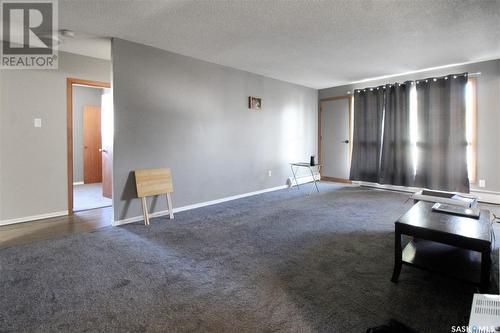 341 2Nd Avenue Se, Swift Current, SK - Indoor Photo Showing Other Room